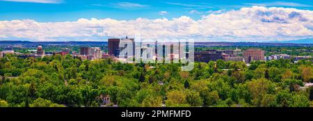 Panoramablick auf die Skyline von Boise in Idaho vom Camel's Back Park Stockfoto