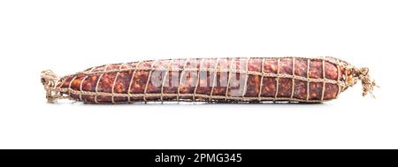 Geräucherte Wurst. Salami isoliert auf weißem Hintergrund. Stockfoto