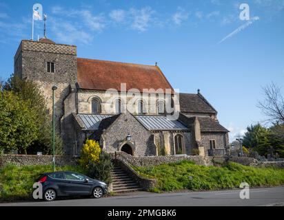 Die 1.000 Jahre alte Anglican Steyning Parish Church of St Andrew's and St Cuthman's in Steyning, West Sussex, Großbritannien. Stockfoto