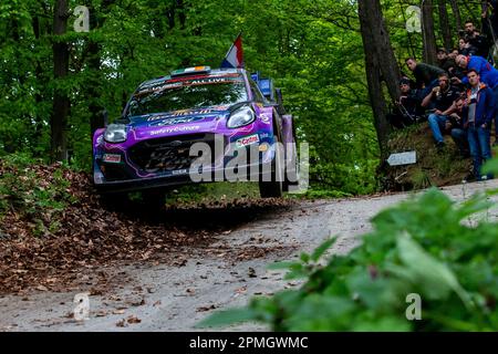 Dateifoto vom 24.-04-2022 von Craig Breen, berühmter irischer Rallymeister, während der WRC Kroatien Rallye. Während des Tests vor der Veranstaltung für die kroatische Rallye lief der berühmte irische Rallymeister Craig Breen vom Gleis und starb am 13. April 2023 auf einer Straße in Golubovac bei Lobor, Kroatien. Breen hat einen Holzpfosten getroffen und ist auf der Stelle gestorben. Passagier James Fulton war unverletzt. Breen war einer der berühmtesten Rennfahrer. Er ist der Sohn von Ray Breen, dem irischen Rallye-Champion. Er begann mit neun Jahren mit dem Kart zu fahren und mit 17. Von 2019 bis 2021 war er dro Stockfoto