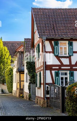 Fachwerkhäuser in der Altstadt des Kurorts Bad Nauheim, Hessen, Deutschland Stockfoto