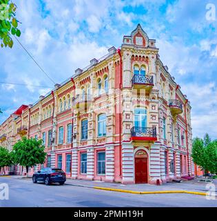 UMAN, UKRAINE - 16. JUNI 2021: Pädagogische Universität in historischem Herrenhaus in der Sadova Street, am 16. Juni in Uman, Ukraine Stockfoto