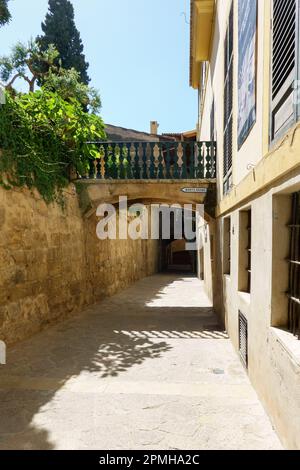 Palma de Mallorca, Spanien, -30. März 2023. Straße in der Nähe der Banys Arabs in Palma, Mallorca Stockfoto