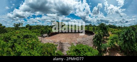 Aus der Luft eines Shabono (Yanos), der traditionellen Gemeinschaftswohnungen der Yanomami-Stämme von Südvenezuela, Venezuela, Südamerika Stockfoto