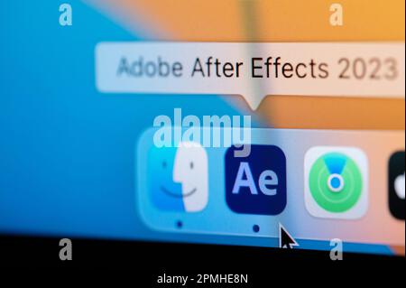 New york, USA - 12. April 2023: Öffnen Sie die Adobe After Effects 2023-App im macbook Dock, um Videoclips auf dem Computerbildschirm in Nahaufnahme zu bearbeiten Stockfoto