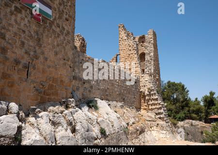 Der zerstörte Turm und die Mauer des muslimischen Ajlun Castle, Jordanien, Naher Osten Stockfoto