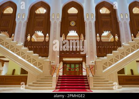 Treppe im Royal Opera House, Muscat, Oman, Naher Osten Stockfoto