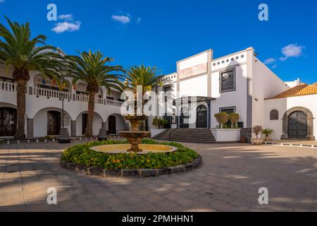 Blick auf das Theater, San Bartolome, Lanzarote, Las Palmas, Kanarische Inseln, Spanien, Atlantik, Europa Stockfoto