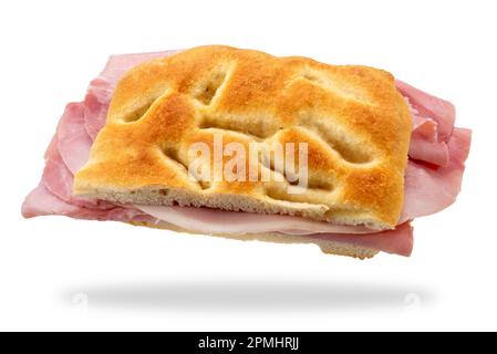Focaccia-Sandwich, Genua-Fladenbrot gefüllt mit Schinkenscheiben, isoliert auf weiß mit Schnittpfad Stockfoto