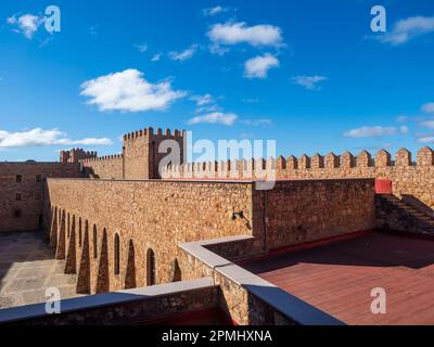 Details der mittelalterlichen Fassade der Stadt Sigüenza in Guadalajara. Stockfoto