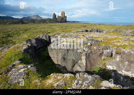 Londrangar, Basaltfelsen in der Nähe der Malarrif Snaefellsnes Halbinsel, Island Stockfoto