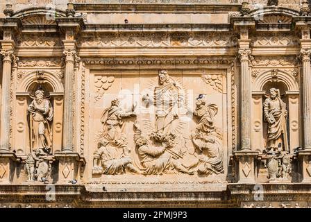 Detailfassade. Heilige Kapelle des Erlösers - Sacra Capilla del Salvador. Francisco de los Cobos, der Sekretär von Charles V, ließ diese Kapelle als seine eigene errichten Stockfoto