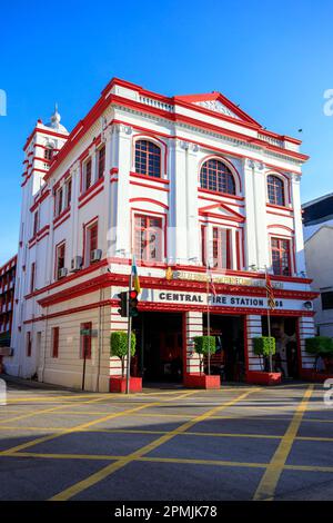 Georgetown, Penang, Malaysia - 15. Februar 2023: Außenansicht der zentralen Feuerwache oder der Beach Street Feuerwache in Georgetown, PE Stockfoto