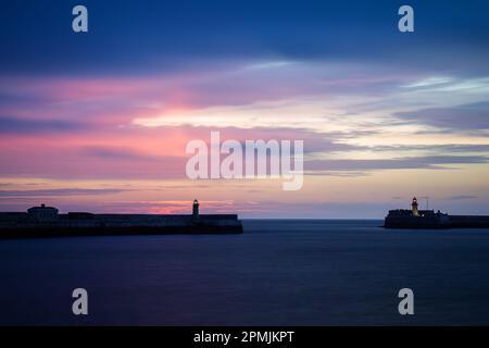 Dun Laoghaire Hafen bei Sonnenaufgang Stockfoto