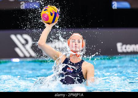 ROTTERDAM, NIEDERLANDE - APRIL 13: Brigitte Sleeking der Niederlande während der Wasserpolo-Weltmeisterschaft der Frauen 2023, Spiel der Division 1 USA gegen Italien am 13. April 2023 in Rotterdam, Niederlande (Foto: Albert ten Hove/Orange Pictures) Stockfoto