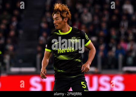 Turin, Italien. 13. April 2023. Hidemasa Morita von Sporting CP während des Fußballspiels der Europa League zwischen dem FC Juventus und dem FC Sporting CP im Juventus Stadion in Torino (Italien), 13. April 2023. Foto Giuliano Marchisciano/Insidefoto Credit: Insidefoto di andrea staccioli/Alamy Live News Stockfoto