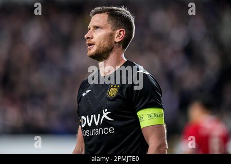 Brüssel, Belgien. 13. April 2023. BRÜSSEL, BELGIEN - APRIL 13: Jan Vertonghen von RSC Anderlecht während des Viertelfinals der UEFA Europa Conference League im ersten Teilchenspiel zwischen RSC Anderlecht und AZ im Lotto Park am 13. April 2023 in Brüssel, Belgien (Foto: Patrick Goosen/Orange Pictures) Guthaben: Orange Pics BV/Alamy Live News Stockfoto