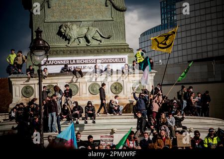 Gerard Cambon / Le Pictorium - 12. Protesttag gegen das Rentengesetz - 13/4/2023 - Frankreich / Paris / Paris - Protest gegen das Rentengesetz Stockfoto