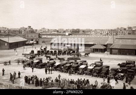 Blick auf die Stadt einer libyschen Stadt (wahrscheinlich Tripolis) während der italienischen Kolonialbesetzung Anfang der dreißiger Jahre Stockfoto