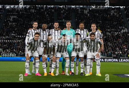 Turin, Italien. 13. April 2023. Allianz Stadium, Turin, Italien, 13. April 2023, Juventus stellt sich während des Viertelfinals auf – Juventus FC vs. Sporting SP – Fußball Europa League Spielguthaben: Live Media Publishing Group/Alamy Live News Stockfoto