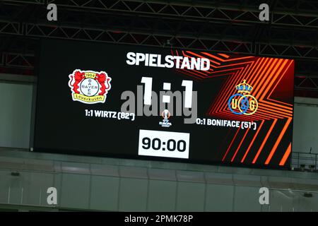 Endstand, anzeige, GER, Bayer 04 Leverkusen vs. Union Saint-Gilloise, Fussball, UEFA Europa League, Viertelfinale, Hinspiel, Spielzeit 2022/2023, 13.04.2023 Kredit: Ant Palmer/Alamy Live News Stockfoto