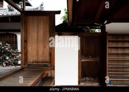 Eintritt zum Garten des Zuihoin Subtempels in Daitokuji Rinzai Zen Hauptquartier in Kyoto, Japan. Stockfoto