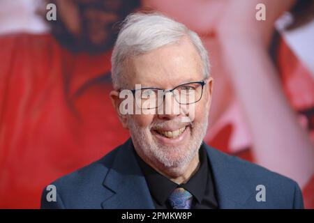 Los Angeles, USA. 14. April 2023. Leonard Maltin beim TCM Classic Film Festival 2023 - Opening Night Gala im TCL Chinese Theatre IMAX, Los Angeles, CA, 13. April 2023. Foto: Joseph Martinez/PictureLux Credit: PictureLux/The Hollywood Archive/Alamy Live News Stockfoto