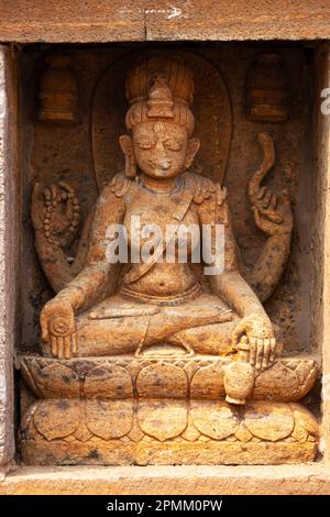 Skulptur der buddhistischen Göttin im Kloster Nr. 1, Kloster Udaygiri, Odisha, Indien. Stockfoto