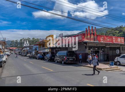 Straße in Bouquet an einem sonnigen Tag, Chiriqui, Panama Stockfoto