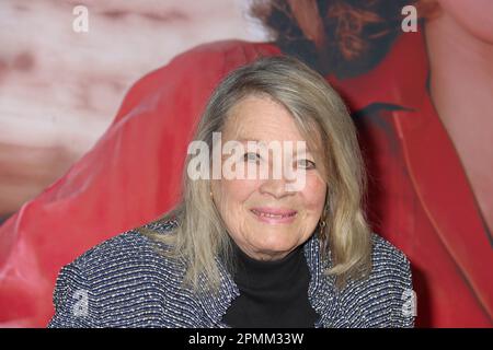 Kalifornien, USA. 13. April 2023 Angie Dickinson auf dem Roten Teppich für die Weltpremiere der Restauration von Rio Bravo 4K präsentierte sich als Eröffnungsnacht des TCM Classic Film Festivals 2023 im TCL Chinese Theatre in Hollywood, CA Photo von Izumi Hasegawa/Hollywood News Wire Inc Kredit: Hollywood News Wire Inc./Alamy Live News Stockfoto