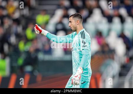 Turin, Italien. 13. April 2023. Mattia Perin vom FC Juventus während des Fußballspiels der UEFA Europa League 2022/2023 zwischen dem FC Juventus und dem Sportclub im Allianz Stadium gesehen. Endstand: Juventus 1:0 Sport. Kredit: SOPA Images Limited/Alamy Live News Stockfoto