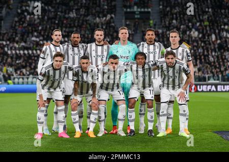 Turin, Italien. 13. April 2023. Team des FC Juventus während des Fußballspiels der UEFA Europa League 2022/2023 zwischen dem FC Juventus und Sporting im Allianz Stadium. Endstand: Juventus 1:0 Sport. Kredit: SOPA Images Limited/Alamy Live News Stockfoto