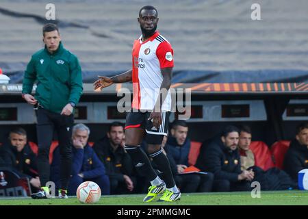 13-04-2023: Sport: Feyenoord/AS Roma ROTTERDAM, NIEDERLANDE - APRIL 13: Lutsharel Geertruida (Feyenoord Rotterdam) während des Viertelfinales - Stockfoto