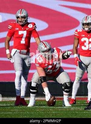 (DATEIFOTOS). Ehemaliges Ohio State buckeye Center (53) Luke Wypler wird voraussichtlich Anfang der 2. Runde des NFL Draft 2023 stattfinden. Hier wird er am 9. Januar 2022 während der Rose Bowl gegen die Utah Utes abgebildet, Der NFL-Entwurf findet am 27. April 2023 in Kansas City statt. (Obligatorisches Guthaben: Jose/MarinMedia.org/CSM) (absoluter vollständiger Fotograf, erforderliche Credits)(Credits: © Jose/Marinmedia.Org/Csm/Cal Sport Media) Stockfoto