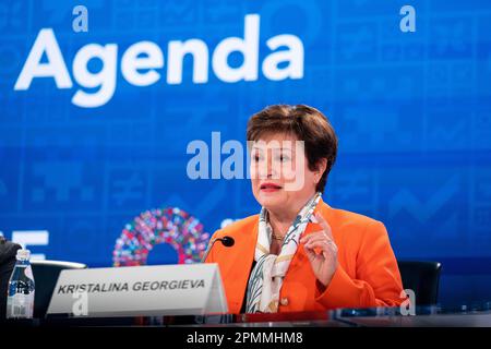 (230414) – WASHINGTON, D.C., 14. April 2023 (Xinhua) – geschäftsführende Direktorin des Internationalen Währungsfonds (IWF) Kristalina Georgieva nimmt am 13. April 2023 an einer Pressekonferenz in Washington, DC, USA Teil. China wird in diesem Jahr etwa ein Drittel des globalen Wachstums beitragen, was anderen Ländern mehr Chancen bieten wird, sagte Georgieva am Donnerstag. (Xinhua/Liu Jie) Kredit: Liu Jie/Xinhua/Alamy Live News Stockfoto