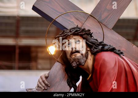 Heilige Woche Riten in Taranto. Der Sturz. Prozession der Geheimnisse. Apulien, Italien Stockfoto