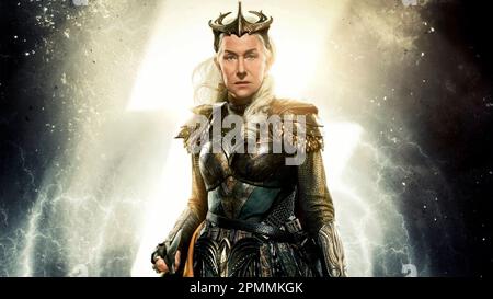 HELEN MIRREN IN SHAZAM! FURY OF THE GODS (2023), REGIE DAVID F. SANDBERG. Kredit: DC Entertainment New Line Cinema Warner Bros / Album Stockfoto