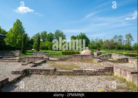 Rekonstruierte Gründungsmauern des ehemaligen Landhauses Villa Rustica, Wachenheim, Pfalz, Rheinland-Pfalz, Deutschland, Europa Stockfoto