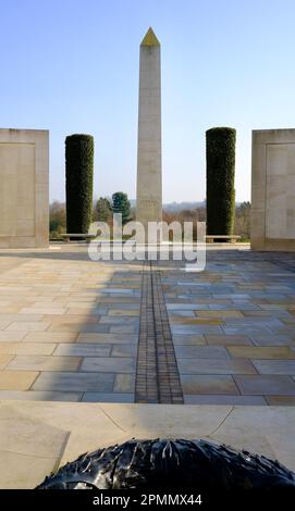 Das National Arboretum Alrewas Staffordshire ist ein Zentrum für nationale Gedenkstätten und Gedenkstätten und Skulpturen von Einheiten, Schiffen. Stockfoto