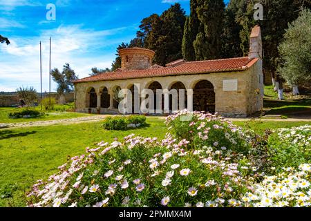 Kirche des Marienklosters auf der Insel in der Lagune von Narta Stockfoto