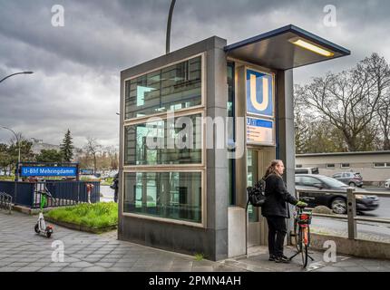 U7, Aufzug, U-Bahnhof Mehringdamm, Kreuzberg, Berlin, Deutschland *** Lokale Bildunterschrift *** , Berlin, Deutschland Stockfoto