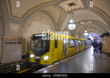 U 3, U-Bahnhof Heidelberger Platz, Mitte, Berlin, Deutschland Stockfoto