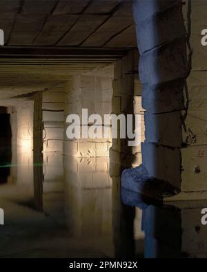 Blick auf Steinbruch. Cavea Arcari, Vicenza, Italien. Architekt: na , 2019. Stockfoto