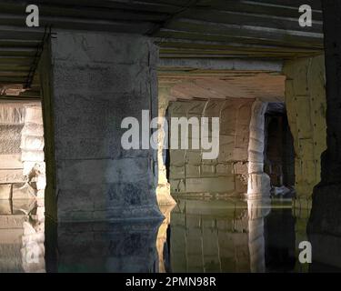 Blick auf Steinbruch. Cavea Arcari, Vicenza, Italien. Architekt: na , 2019. Stockfoto