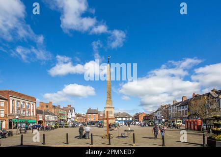 Der Obelisk auf dem Marktplatz Ripon North Yorkshire, der 1781 erbaut wurde, stellt hier jeden Abend um 9pm Uhr die Hornblase ein Stockfoto