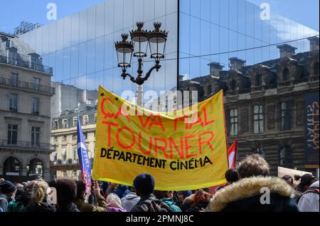 Julien Mattia / Le Pictorium - 12. Tag der Mobilisierung gegen die Rentenreform in Paris, 13. April 2023 - 14. April 4/2023 - Frankreich / Paris / Paris - der Filmsektor während der Mobilisierung gegen die Rentenreform im April 13 in Paris. Stockfoto