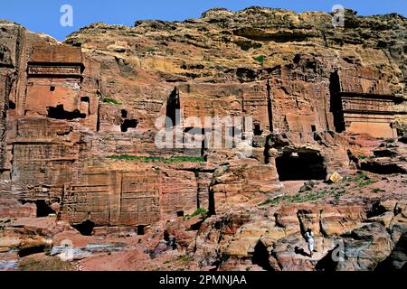 Petra City Nabataean Caravan City Felsfassaden Jordan geschnitzte Sandsteinwüste. Stockfoto