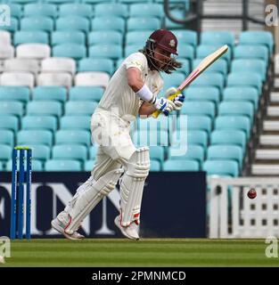 Oval, England. 14. April 2023. Bilder von links nach rechts, Rory Burns Captain vom Surrey County Cricket Club beim LV= County Championship Match zwischen Surrey CCC und Hampshire CCC. Kredit: Nigel Bramley/Alamy Live News Stockfoto