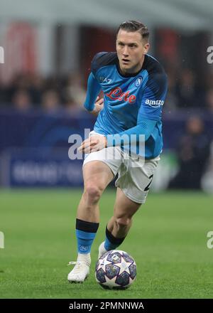 Mailand, Italien. 12. April 2023. Piotr Zielinski von SSC Napoli während des UEFA Champions League-Spiels in Giuseppe Meazza, Mailand. Der Bildausdruck sollte lauten: Jonathan Moscrop/Sportimage Credit: Sportimage/Alamy Live News Stockfoto