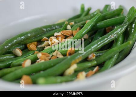 Green Bean Almandine frisch gekocht Stockfoto